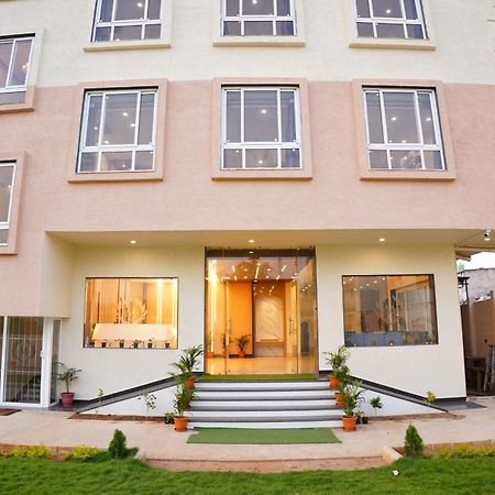 فندق The Marutinandan Grand دوغار المظهر الخارجي الصورة